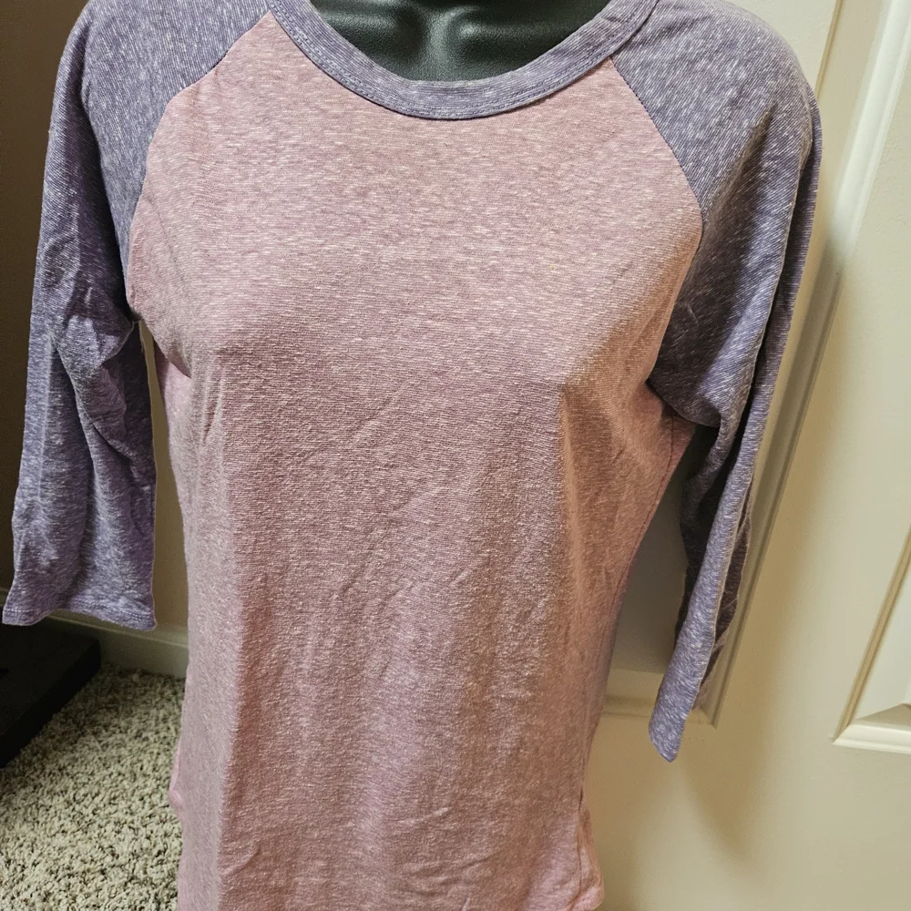 LuLaRoe Randy Purple and Pink 3/4 Sleeve Raglan Tee - Picture 6 of 9